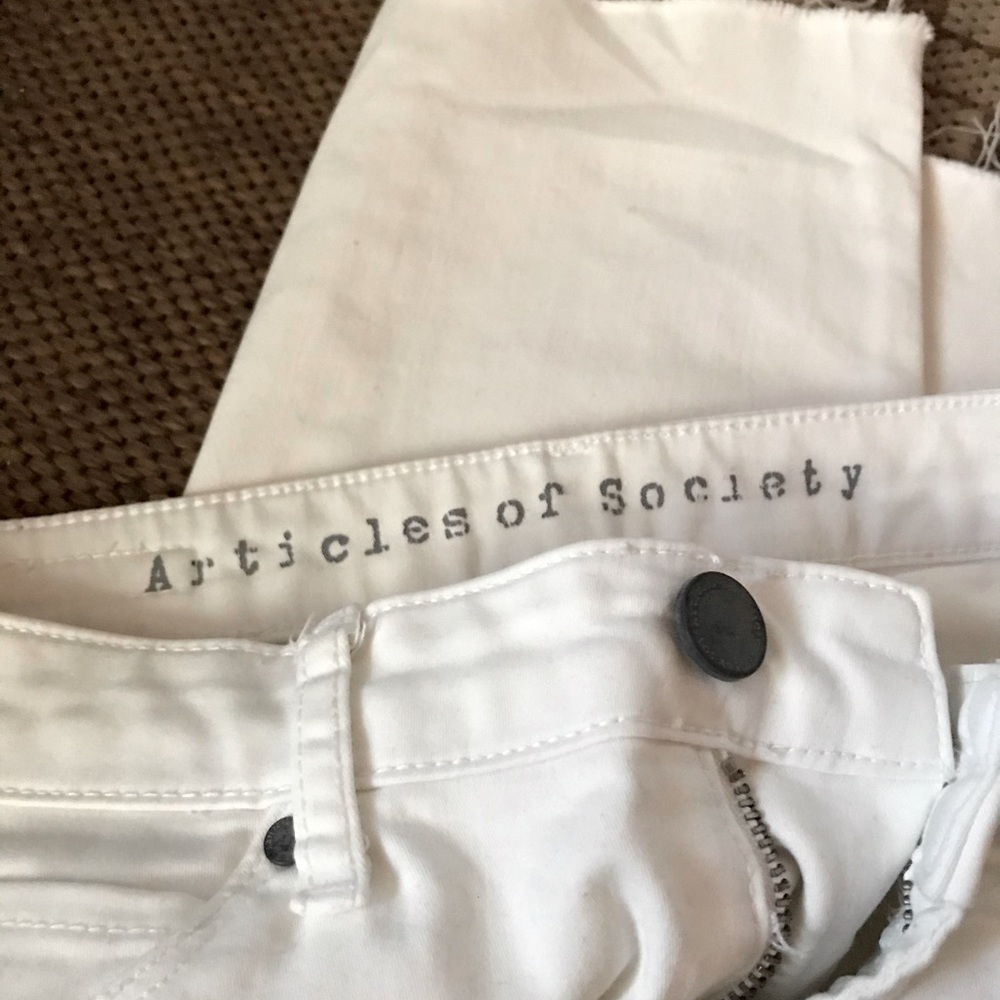 Used white cropped jeans